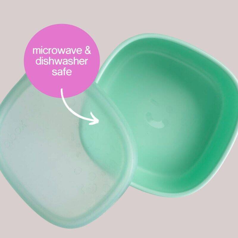 b.box lunch tub in ocean color, featuring a microwave and dishwasher safe design with a smooth, rounded shape.