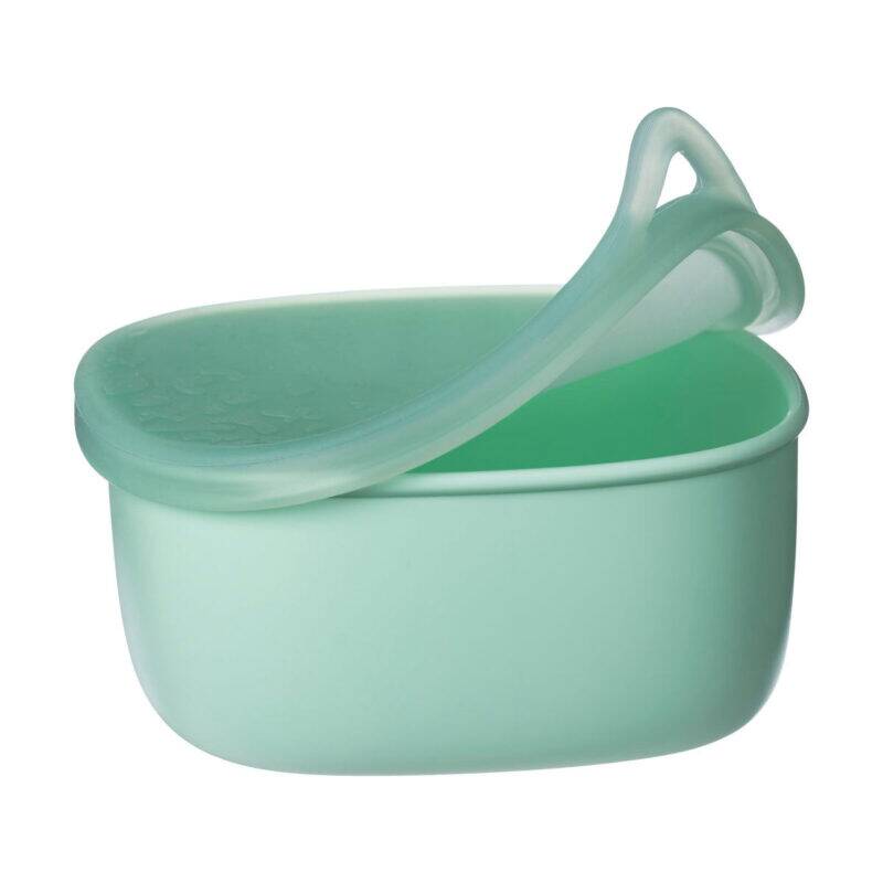 b.box lunch tub in Ocean color with a flexible lid, ideal for on-the-go meals and snacks.